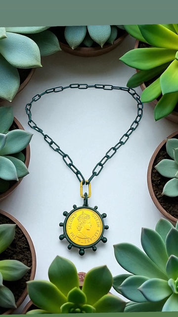 Black Resin Paperclip with Goldtone Replica Queen Elizabeth The Second Coin Necklace